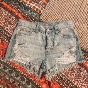 American Eagle light wash denim shorts